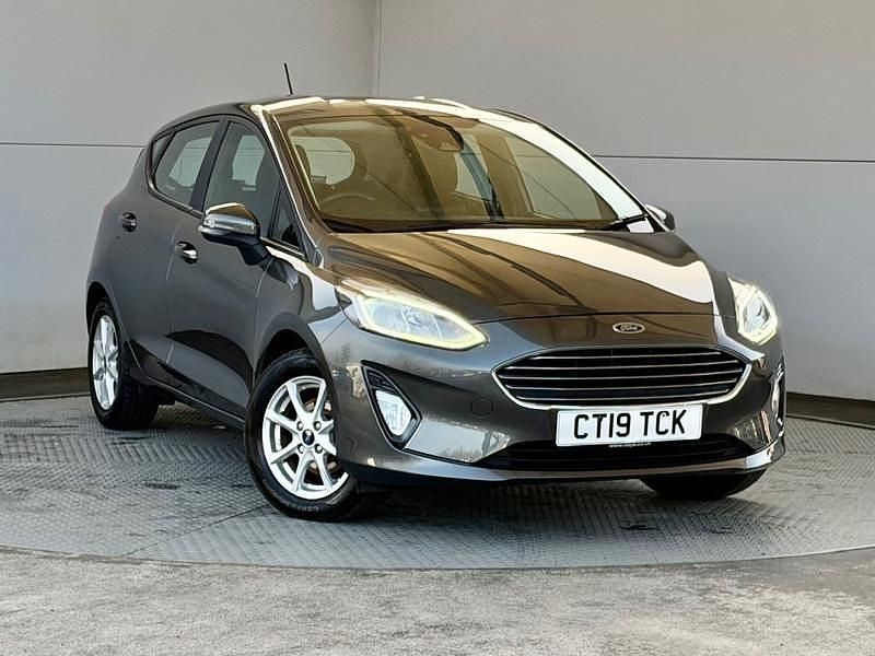 Used Ford Fiesta Zetec 100 HP (73 kW) 2019 Grey Hatchback