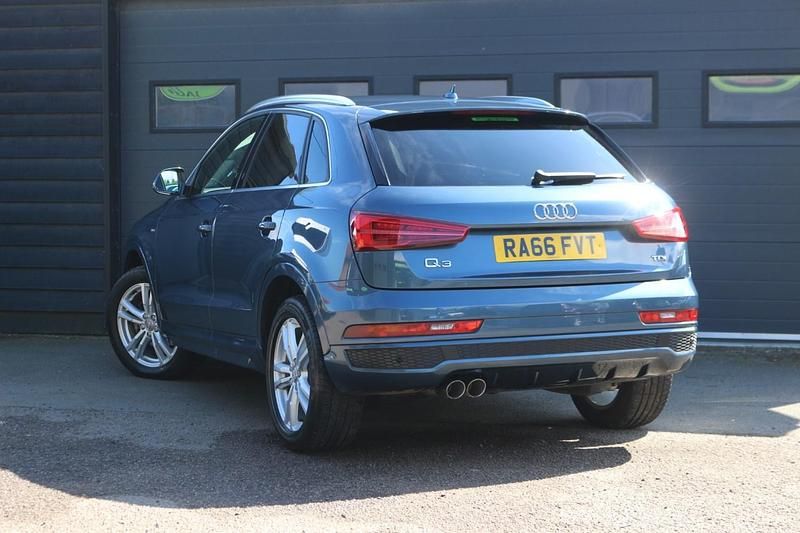 Begagnad Audi Q3 S-Line 150 HK (110 kW) 2017 Blå SUV