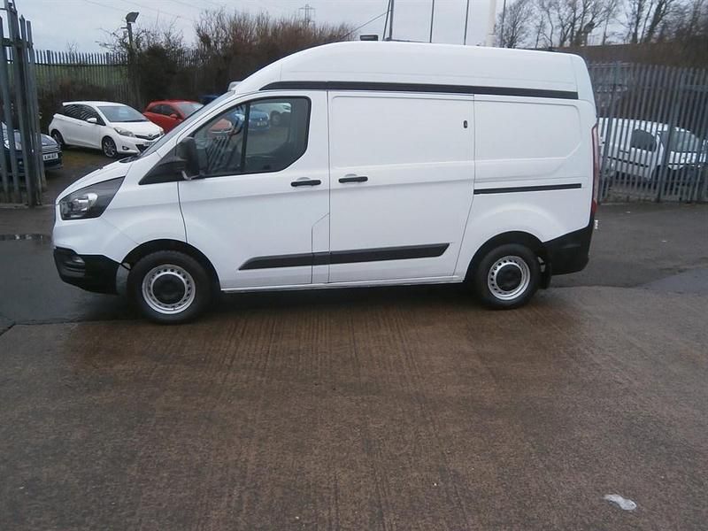 Used Ford Transit Custom 105 HP (77 kW) 2019 White Van