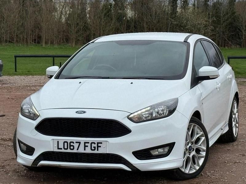 Used Ford Focus ST-Line 2018 White Hatchback
