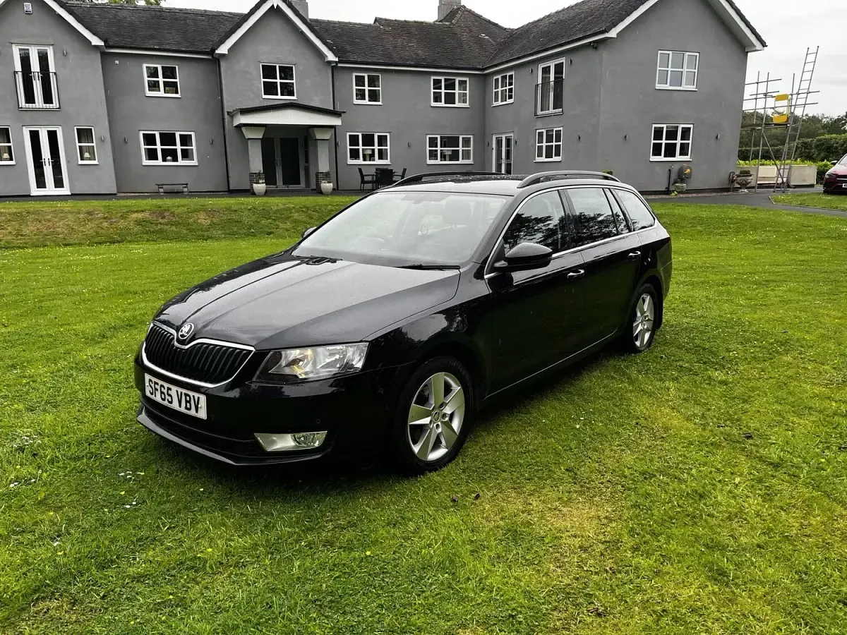 Used Skoda Octavia Business Line 110 HP (80 kW) 2015 Black Estate