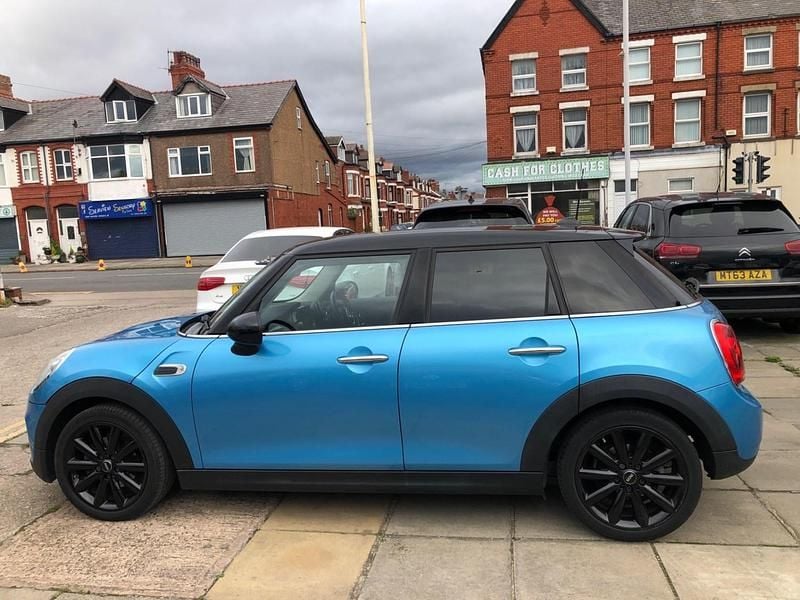 Usado Mini Cooper Hatch 2016 Azul Utilitario