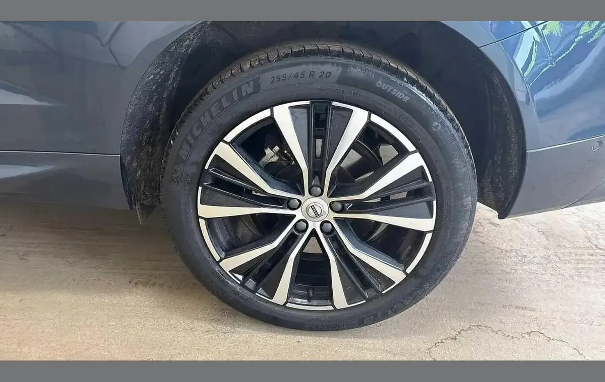 Used Volvo XC60 Plus 250 HP (183 kW) 2025 Blue SUV