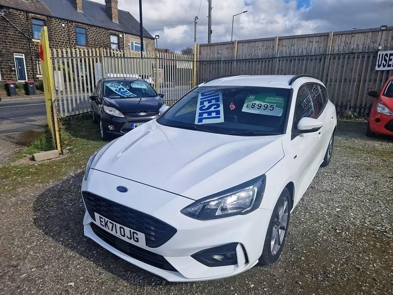 Used Ford Focus ST-Line 120 HP (88 kW) 2021 White Estate