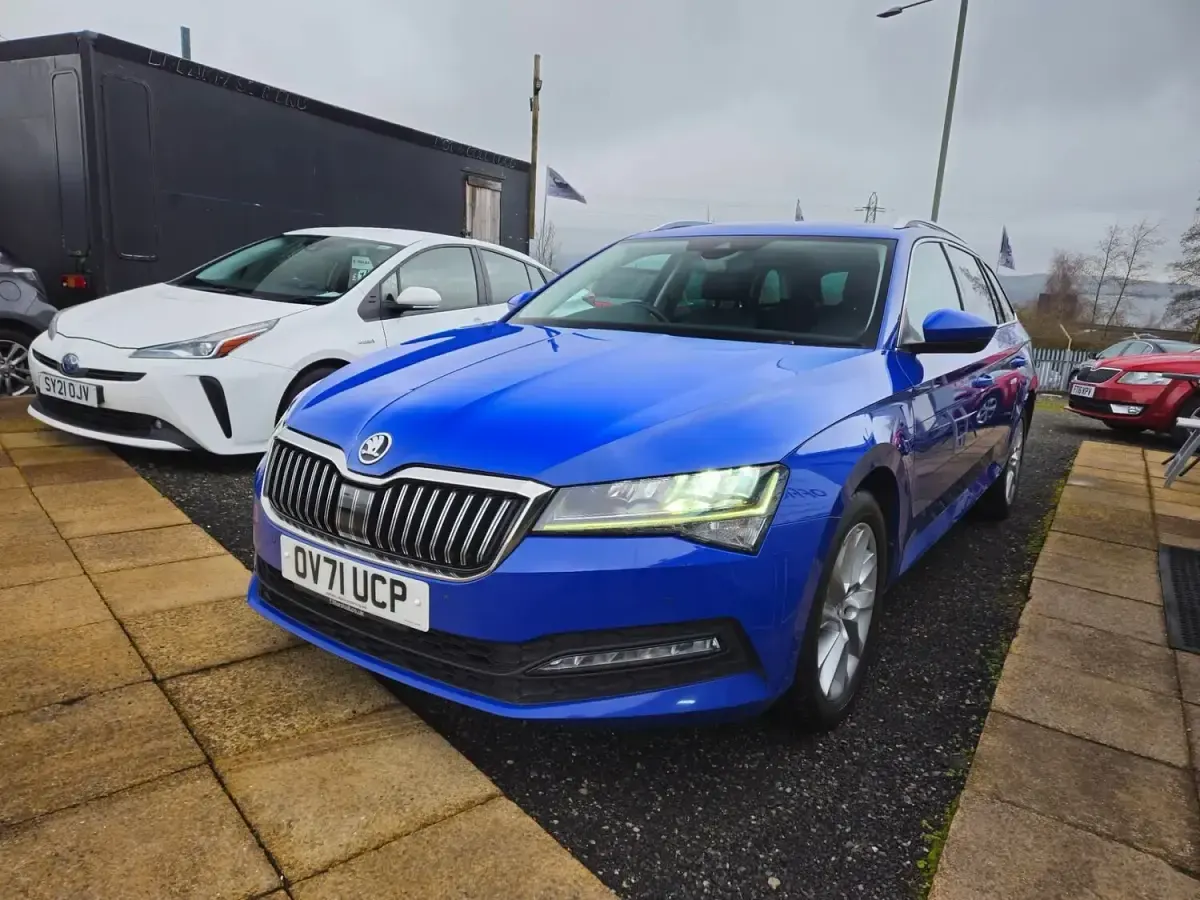 Used Skoda Superb SE Technology 150 HP (110 kW) 2021 Blue Estate