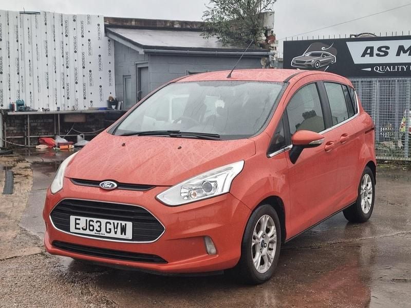 Used Ford B-MAX Zetec 95 HP (69 kW) 2014 Red MPV