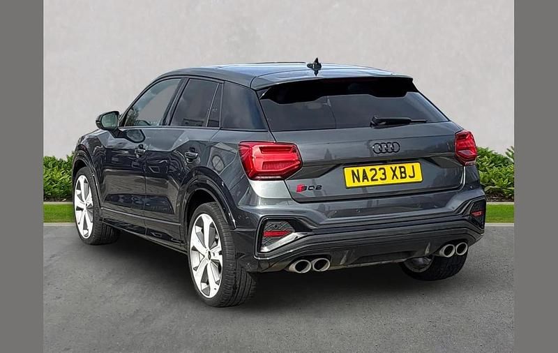 Begagnad Audi SQ2 Design 300 HK (220 kW) 2023 Grå SUV