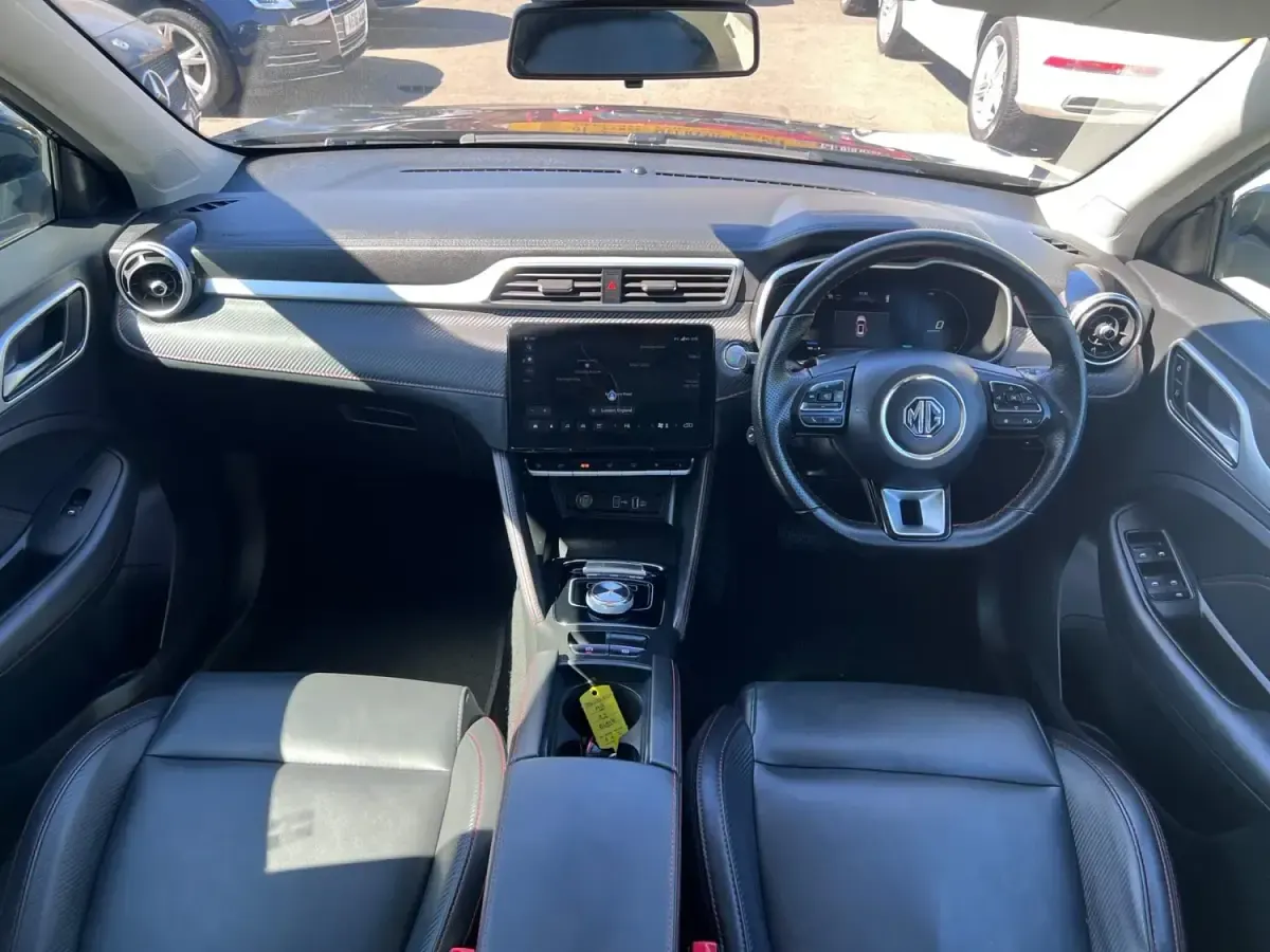 Usado MG ZS Trophy Connect 114 kW (156 HP) 2023 Preto SUV