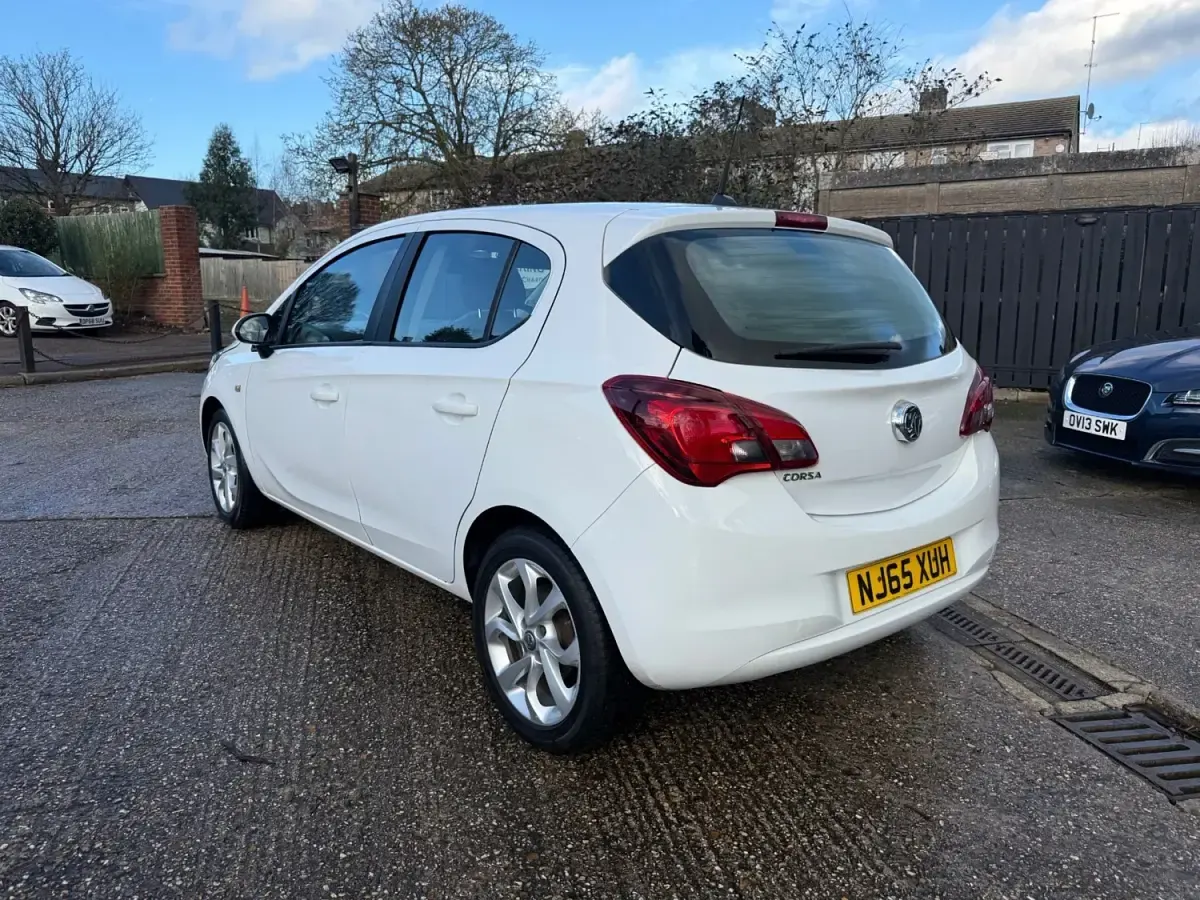 Second-hand Vauxhall Corsa Excite 2015 Alb Hatchback