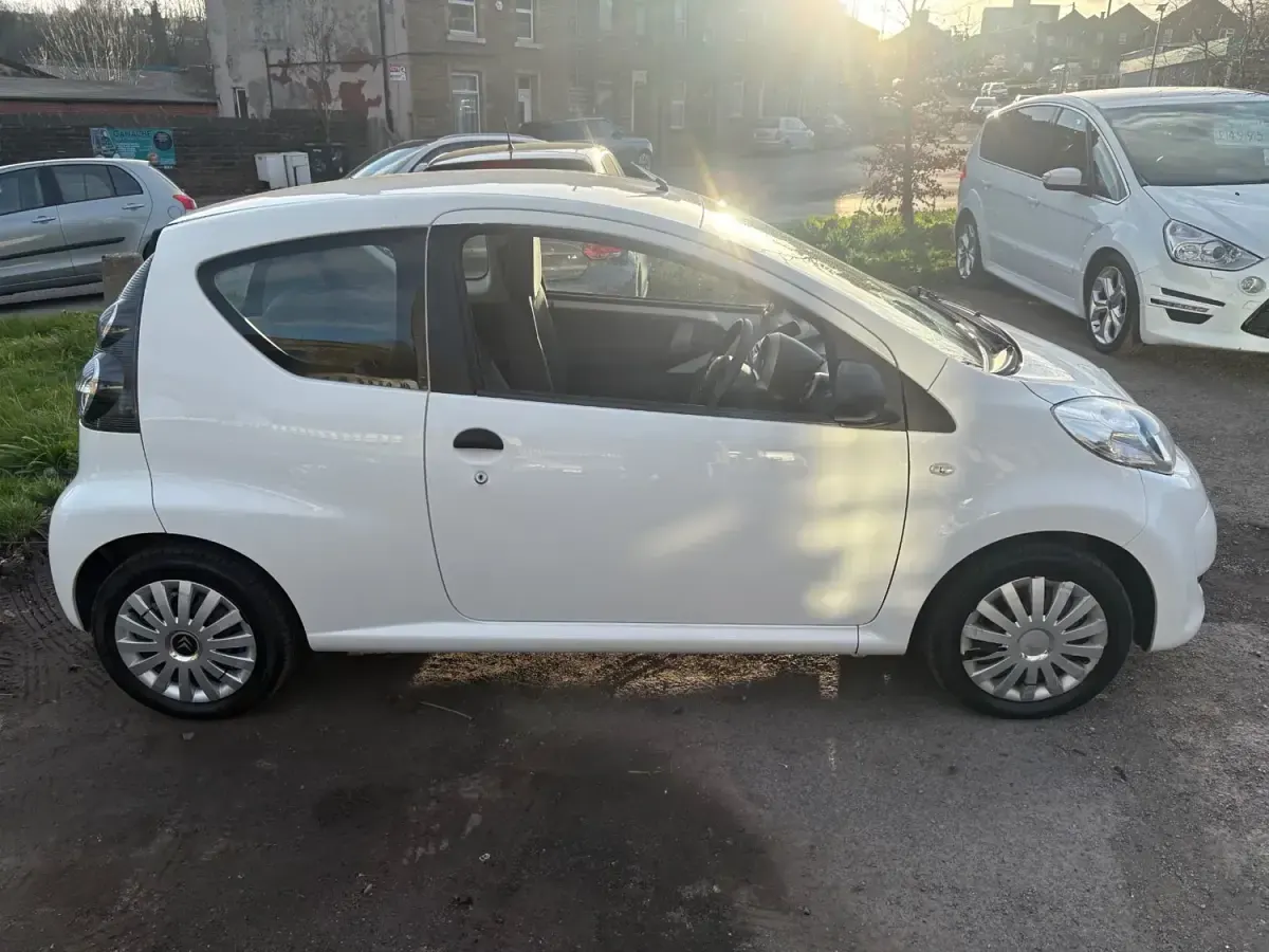 Second-hand Citroën C1 68 CP (50 kW) 2012 Alb Hatchback