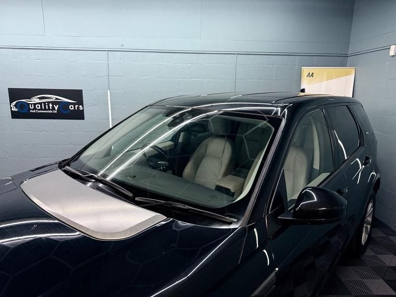 Used Land Rover Discovery Sport SE 180 HP (132 kW) 2018 Black SUV