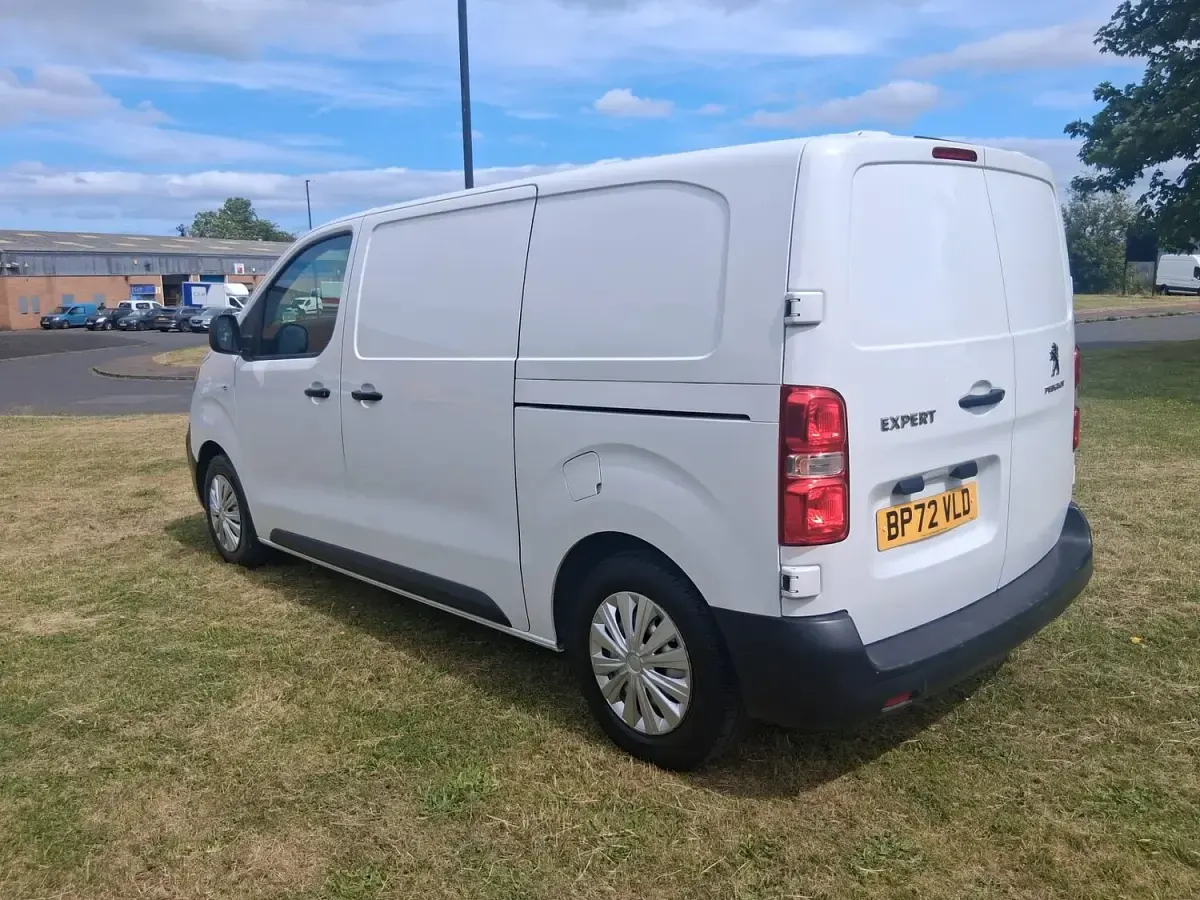 Used Peugeot Expert Premium 100 HP (73 kW) 2022 White Van