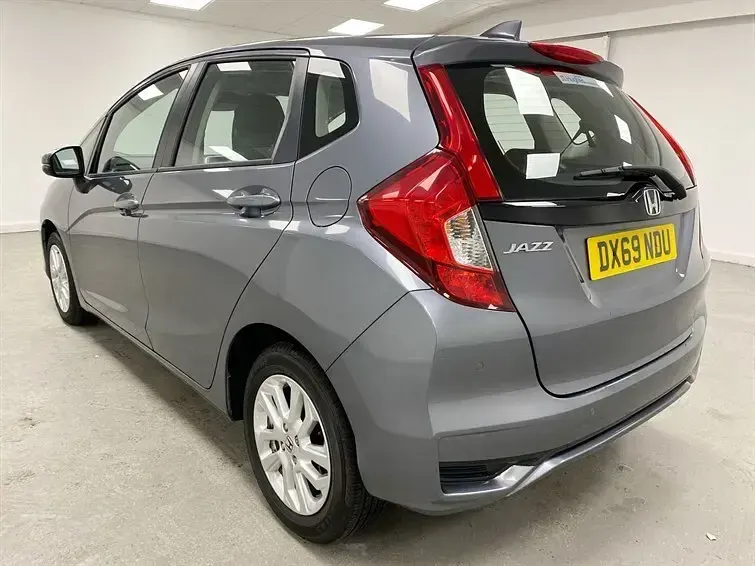Used Honda Jazz SE 102 HP (75 kW) 2019 Grey Hatchback