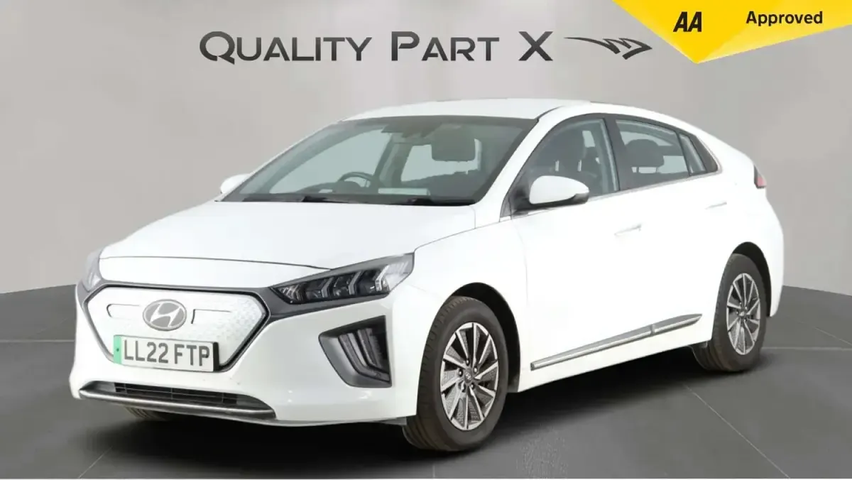 Usado Hyundai Ioniq Premium 100 kW (136 CV) 2022 Blanco Utilitario