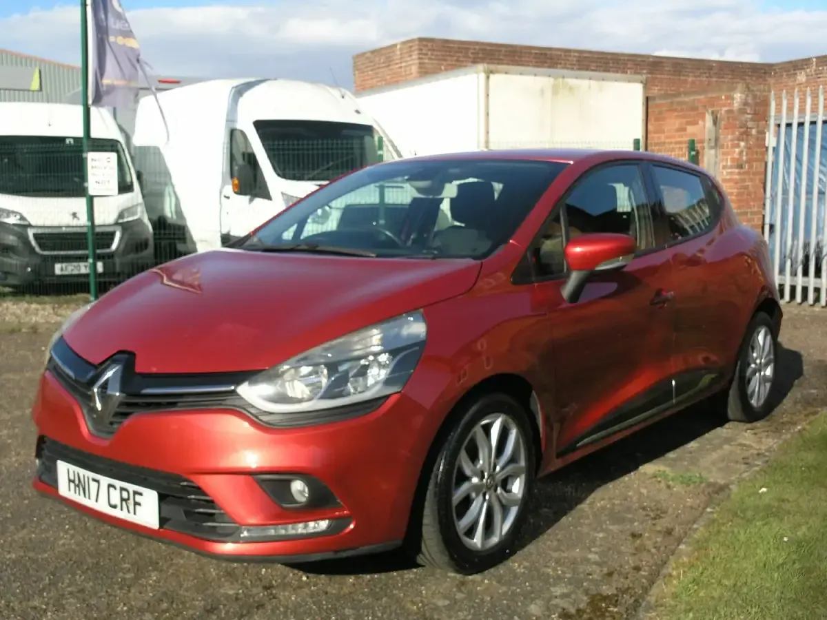 Used Renault Clio Dynamique 2017 Red Hatchback