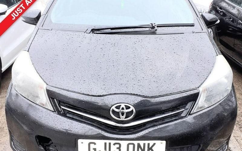 Used 2013 Toyota Yaris Hatchback | £3,995 (Fair price) - Image 1/2