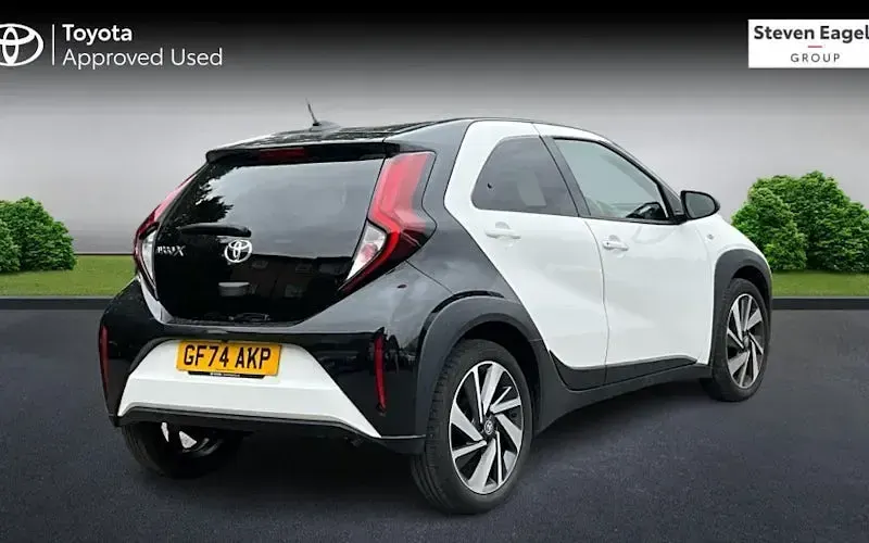 Used Toyota Aygo X 72 HP (52 kW) 2024 White SUV