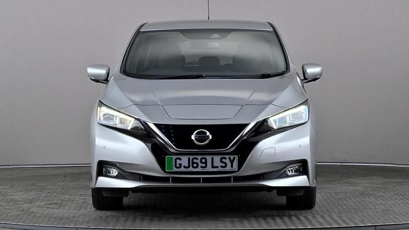 Used Nissan Leaf Tekna 110 kW (150 HP) 2019 Silver Hatchback