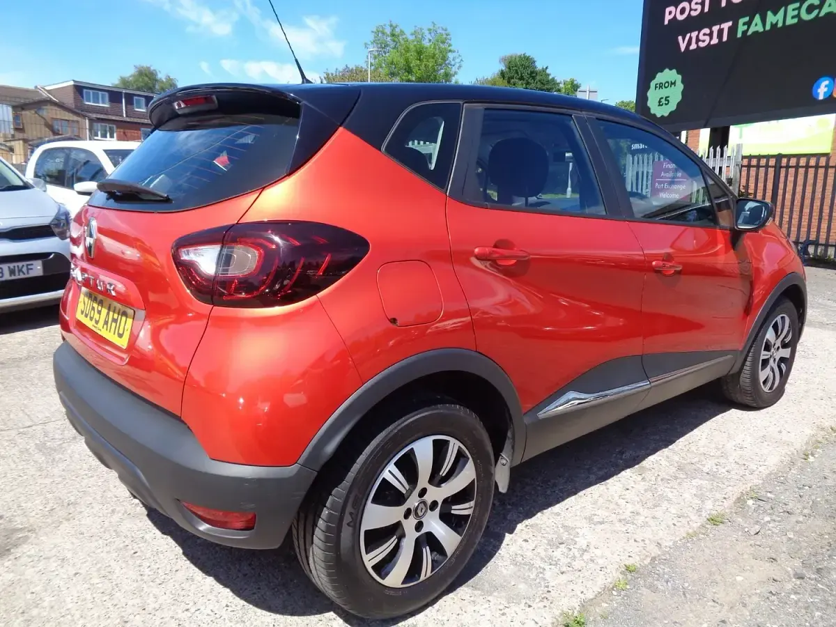 Used Renault Captur Play 90 HP (66 kW) 2019 Red SUV