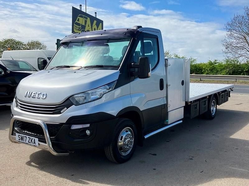 Used Iveco Daily 210 HP (154 kW) 2017 White