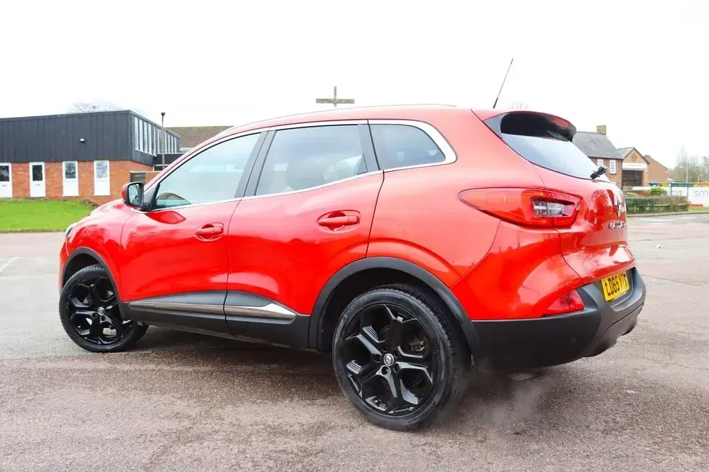Used Renault Kadjar Dynamique 130 HP (95 kW) 2015 Red SUV