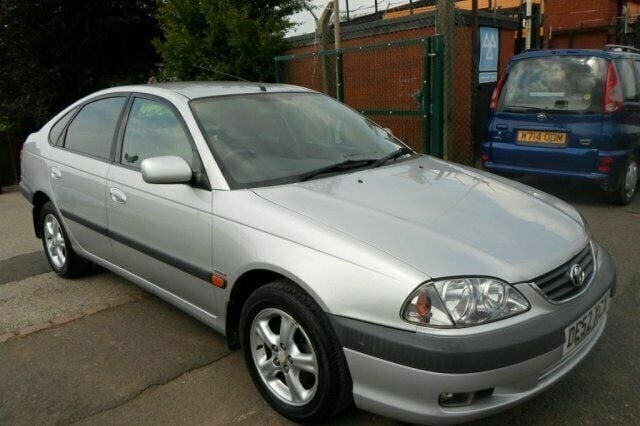 Used 2002 Toyota Avensis Hatchback | £1,479 - Image 1/4
