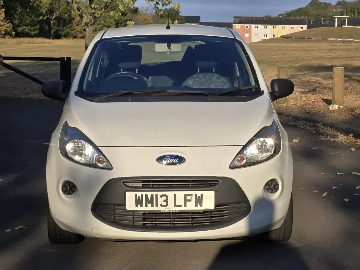 Used Ford Ka Studio 69 HP (50 kW) 2013 White Hatchback