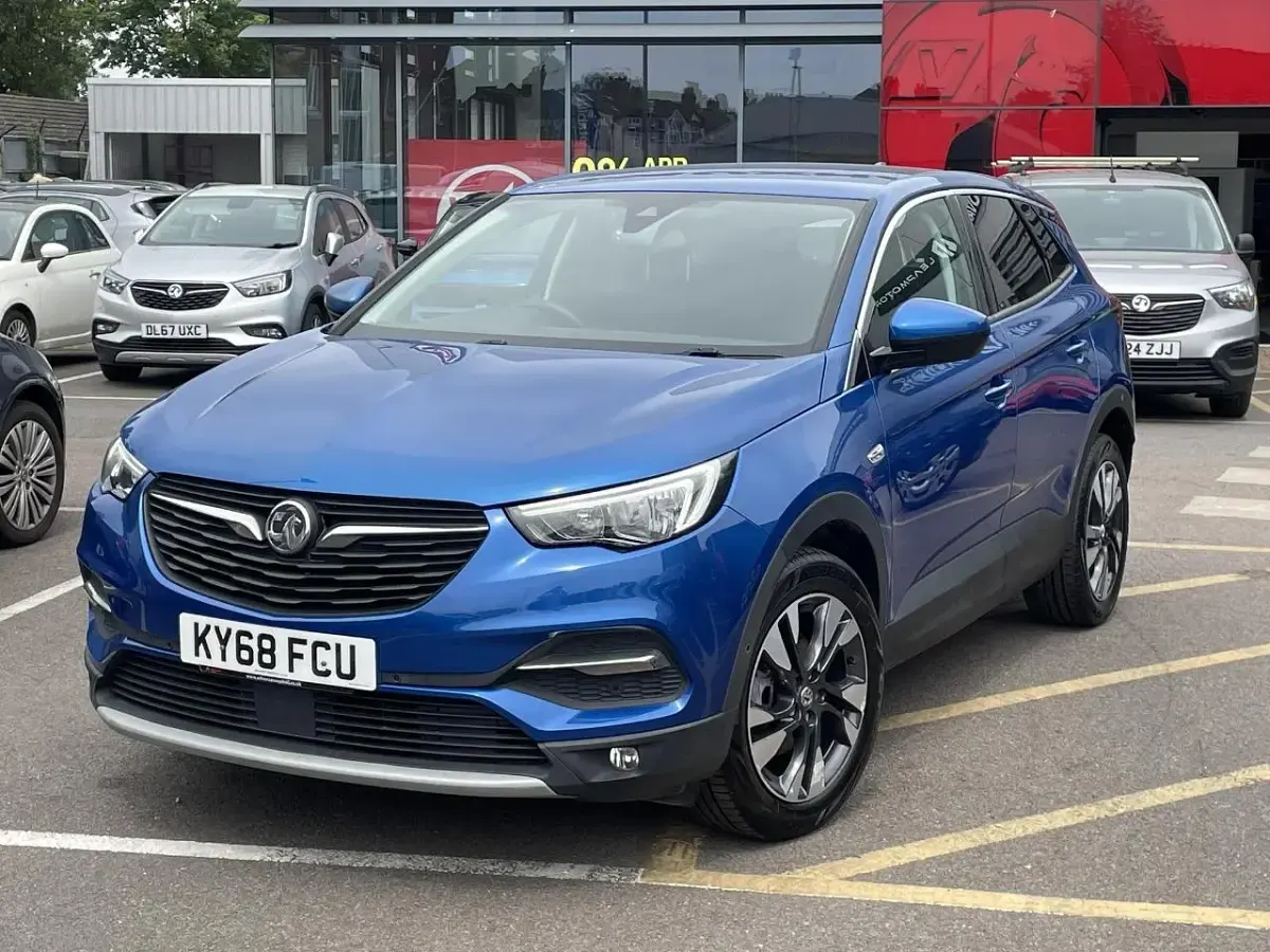 Used Vauxhall Grandland X Sport 128 HP (94 kW) 2018 Blue SUV
