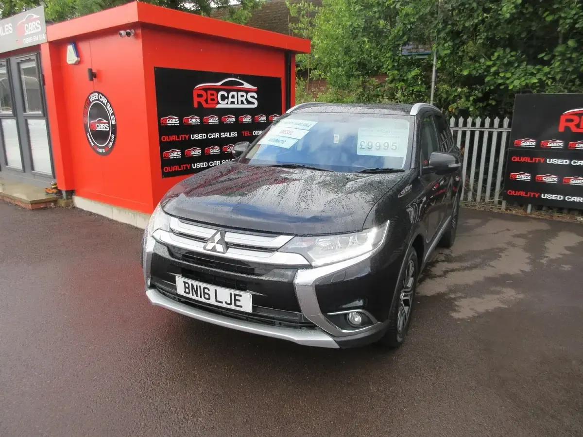 Used Mitsubishi Outlander 150 HP (110 kW) 2016 Black SUV