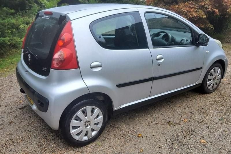 Silver Used 2009 Peugeot 107 Hatchback | £1,995 (Fair price) - Image 1/1