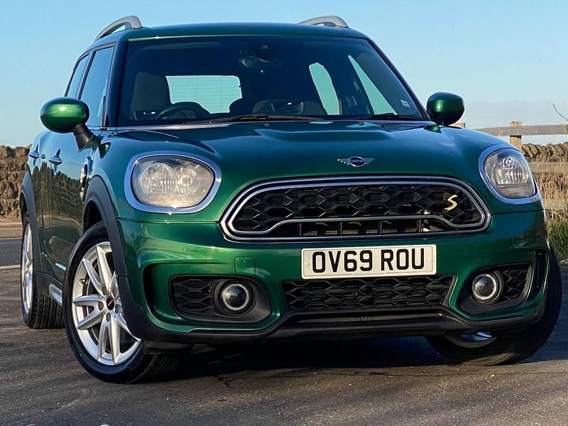 British racing green Used 2019 Mini Cooper S Sport Hatchback | £14,450 (Fair price) - Image 1/4