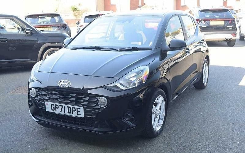 Used Hyundai i10 SE 67 HP (49 kW) 2023 Hatchback