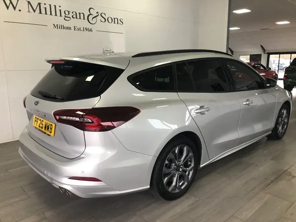 Used Ford Focus ST-Line 125 HP (91 kW) 2025 Silver Estate