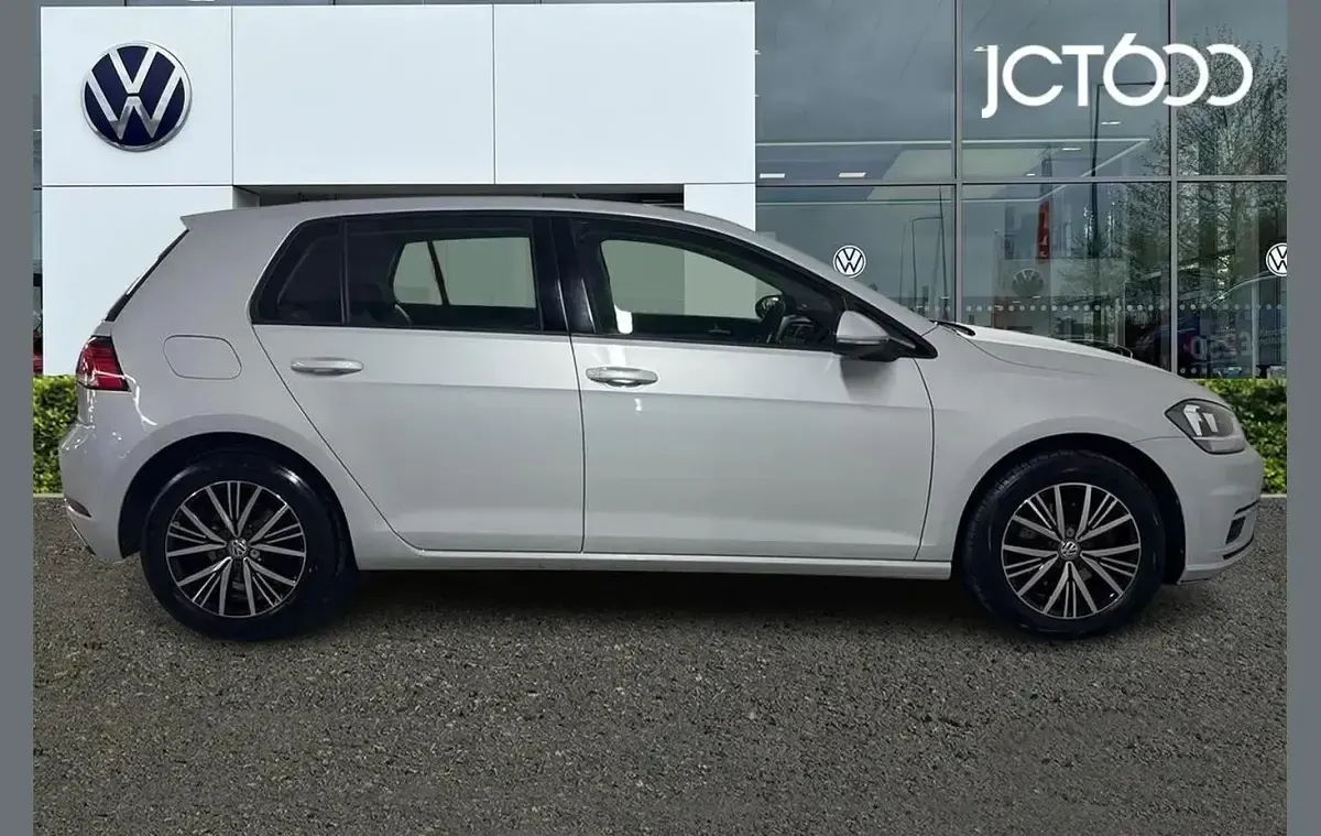 Used VW Golf VII SE 150 HP (110 kW) 2019 Silver Hatchback