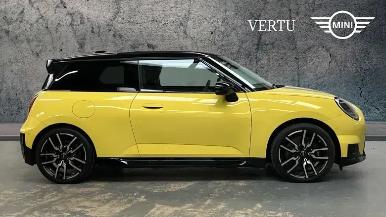Used Mini Cooper Sport 135 kW (184 HP) 2025 Yellow Hatchback
