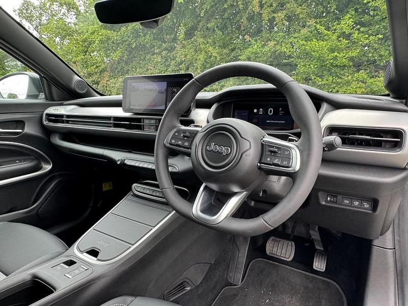 White Used 2025 Jeep Avenger Overland SUV | £29,445 (Fair price) - Image 1/3