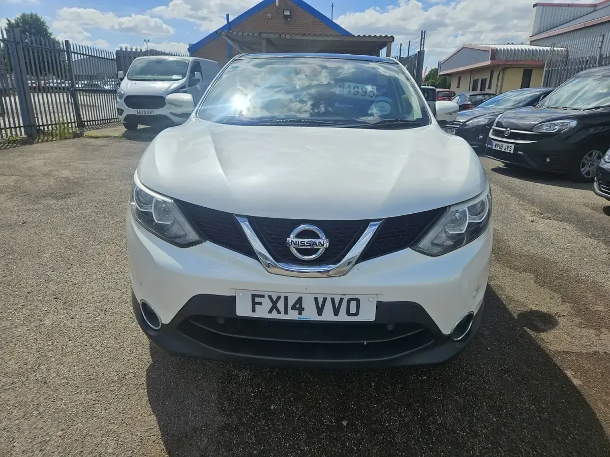 Used Nissan Qashqai Acenta Premium 110 HP (80 kW) 2014 White SUV