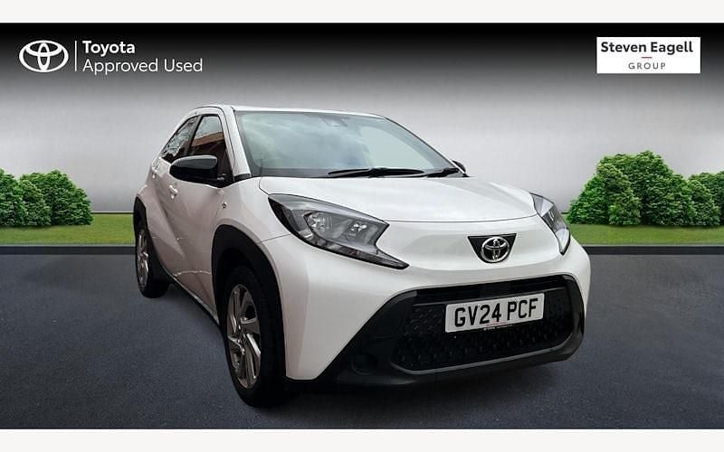 Used 2025 Toyota Aygo X PURE SUV | £14,547 (Fair price) - Image 1/3