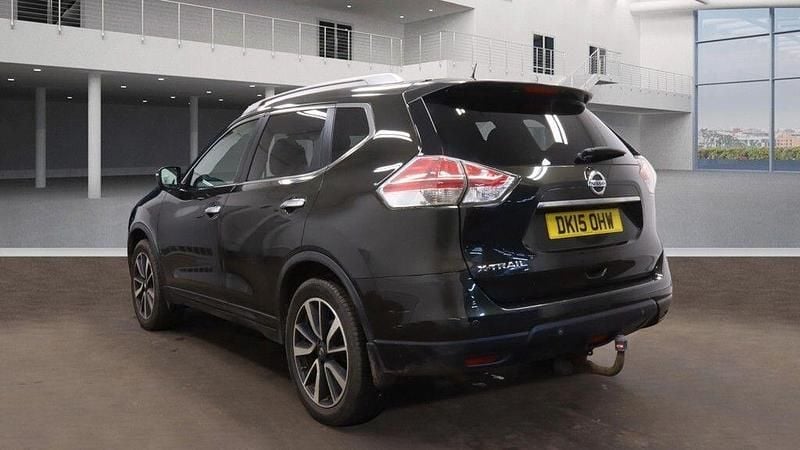 Used Nissan X-Trail Tekna 130 HP (95 kW) 2015 Green SUV