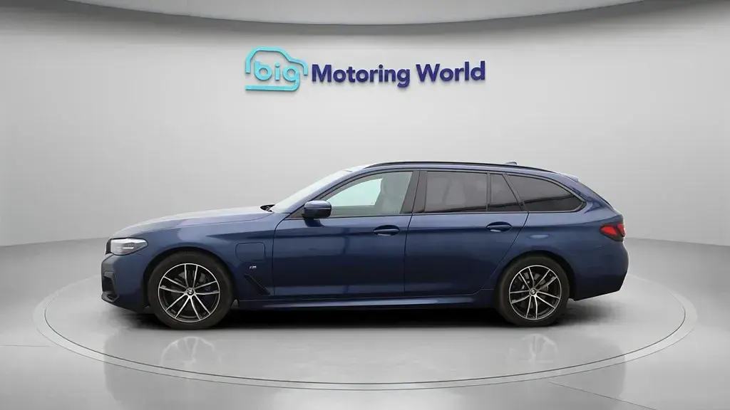 Usado BMW 530e M Sport 292 HP (214 kW) 2021 Azul Carrinha