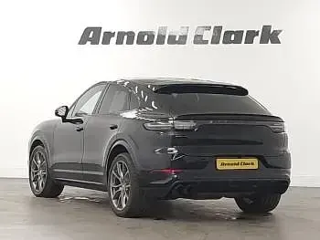 Used Porsche Cayenne Turbo 550 HP (404 kW) 2019 Black SUV