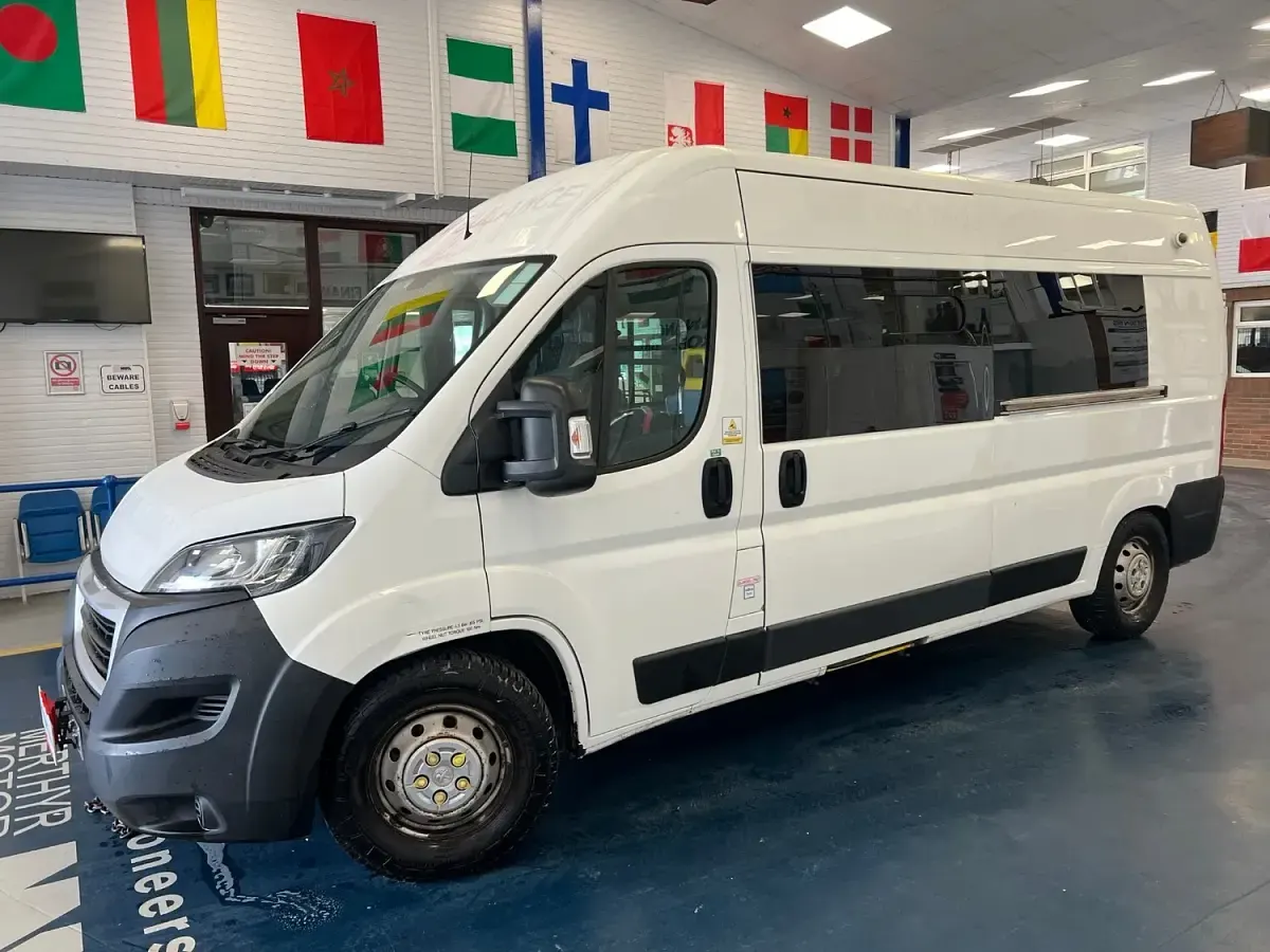 Käytetty Peugeot Boxer 130 HP (95 kW) 2019 Valkoinen Van