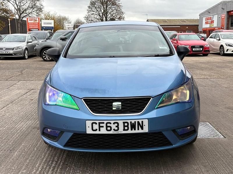 Begagnad Seat Ibiza 2014 Blå Halvkombi