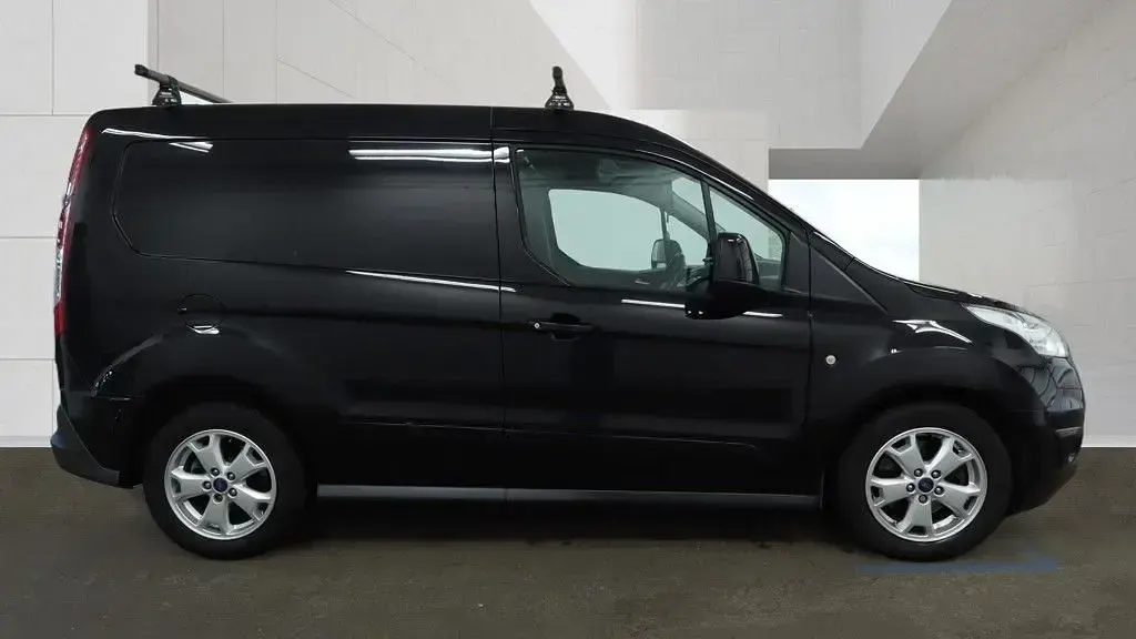 Used Ford Transit Connect Limited 120 HP (88 kW) 2017 Black MPV