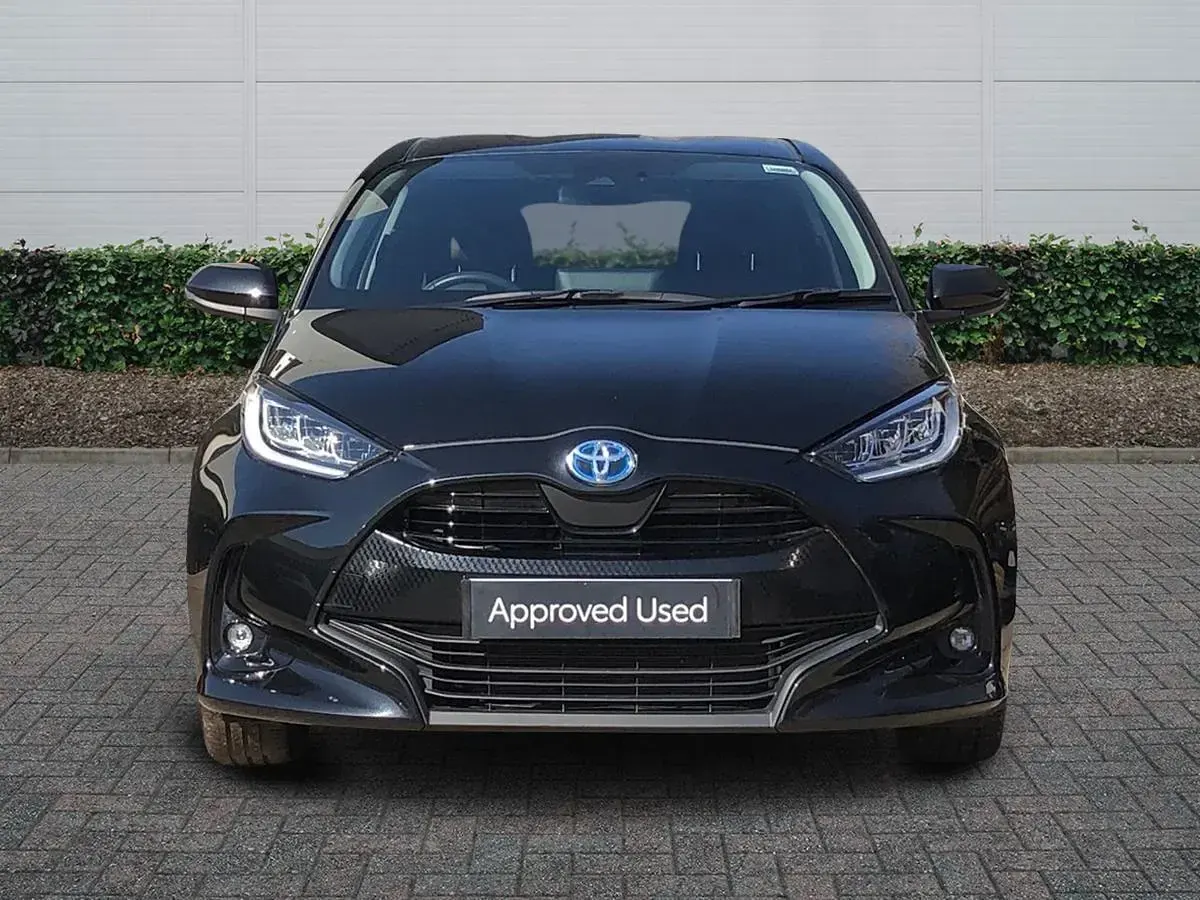 Used Toyota Yaris Design 116 HP (85 kW) 2023 Eclipse black Hatchback