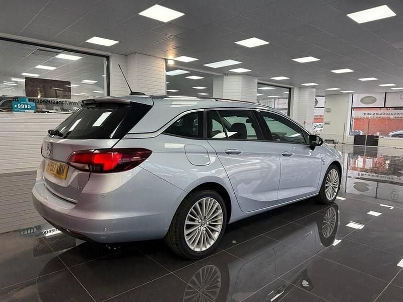 Used Vauxhall Astra Elite 136 HP (100 kW) 2017 Silver Estate
