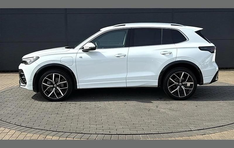 Used VW Tiguan R-line 204 HP (150 kW) 2024 White SUV