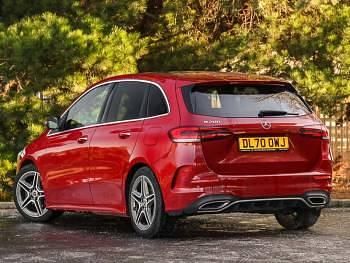 Used Mercedes B200 AMG Line Premium Plus 163 HP (119 kW) 2020 Red MPV