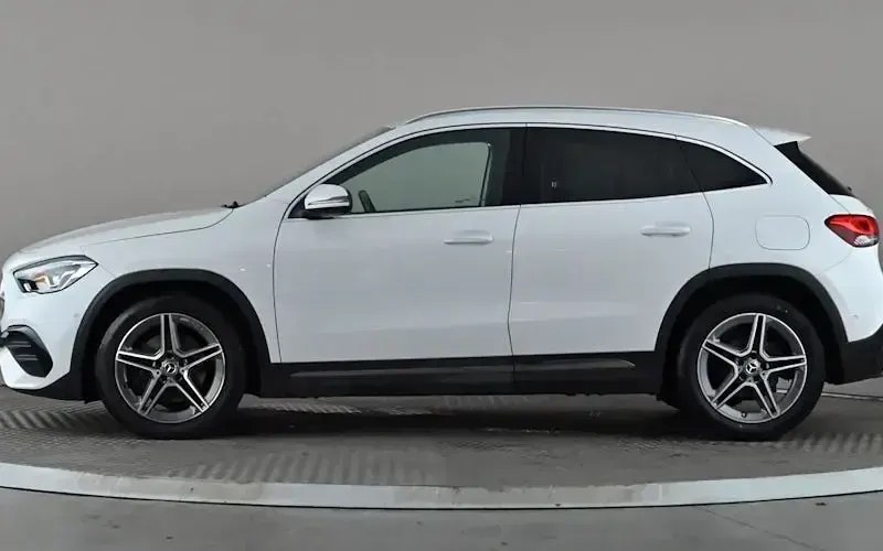 Used Mercedes GLA200 Executive 150 HP (110 kW) 2021 White SUV