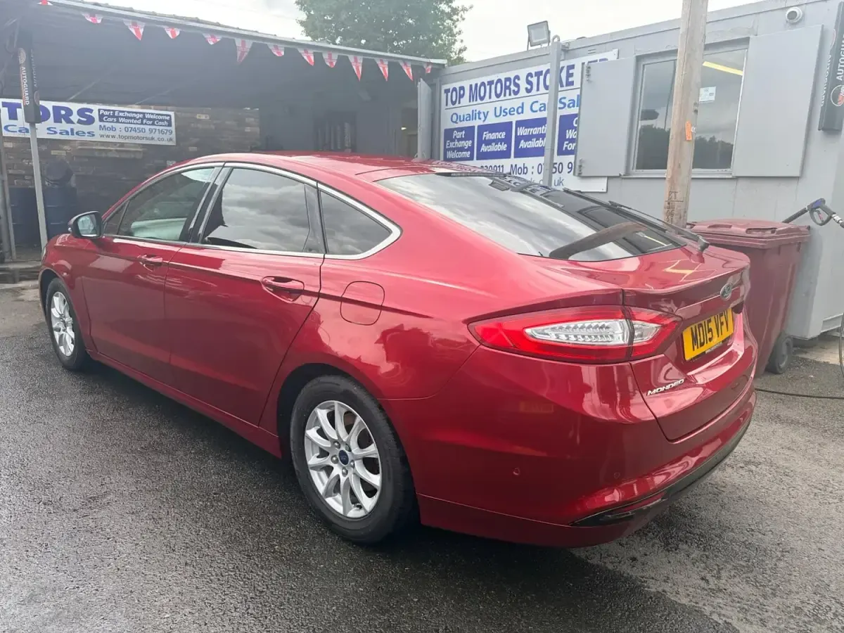 Used Ford Mondeo Titanium 150 HP (110 kW) 2015 Red Hatchback